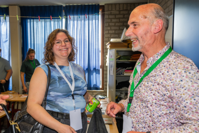 Bezoekers vieren het 80-jarig bestaan van De Breul in Zeist tijdens een jubileumprogramma met ontmoetingen, open lessen, optredens en activiteiten voor oud-leerlingen en oud-docenten.