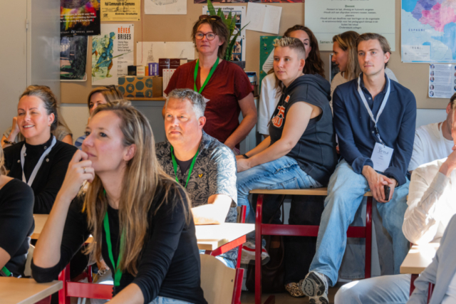 Bezoekers vieren het 80-jarig bestaan van De Breul in Zeist tijdens een jubileumprogramma met ontmoetingen, open lessen, optredens en activiteiten voor oud-leerlingen en oud-docenten.