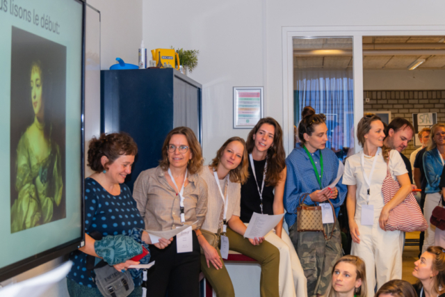 Bezoekers vieren het 80-jarig bestaan van De Breul in Zeist tijdens een jubileumprogramma met ontmoetingen, open lessen, optredens en activiteiten voor oud-leerlingen en oud-docenten.